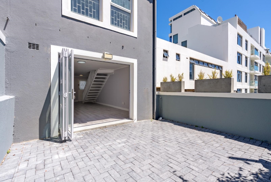 2 Bedroom Property for Sale in Sea Point Western Cape